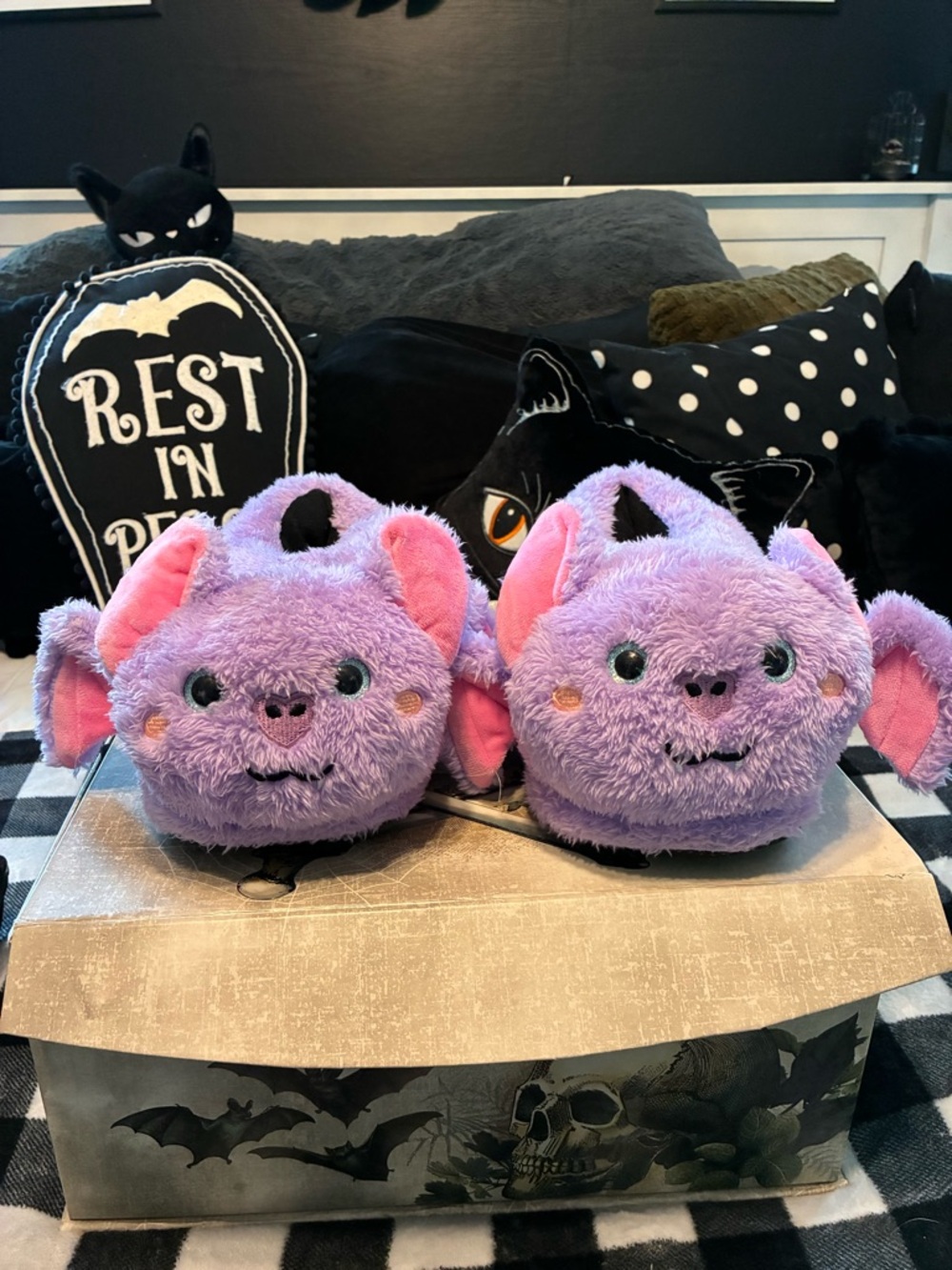 Dolls kill Plush Purple Bat Slippers - Cute Halloween Kawaii NWOT size 8 - Picture 4 of 8